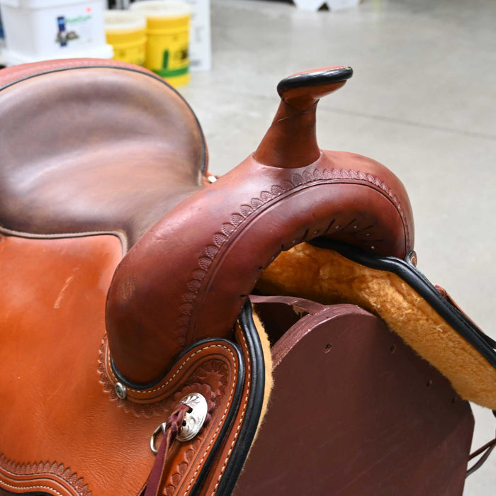 16" USED CIRCLE Y FLEX2 TRAIL SADDLE