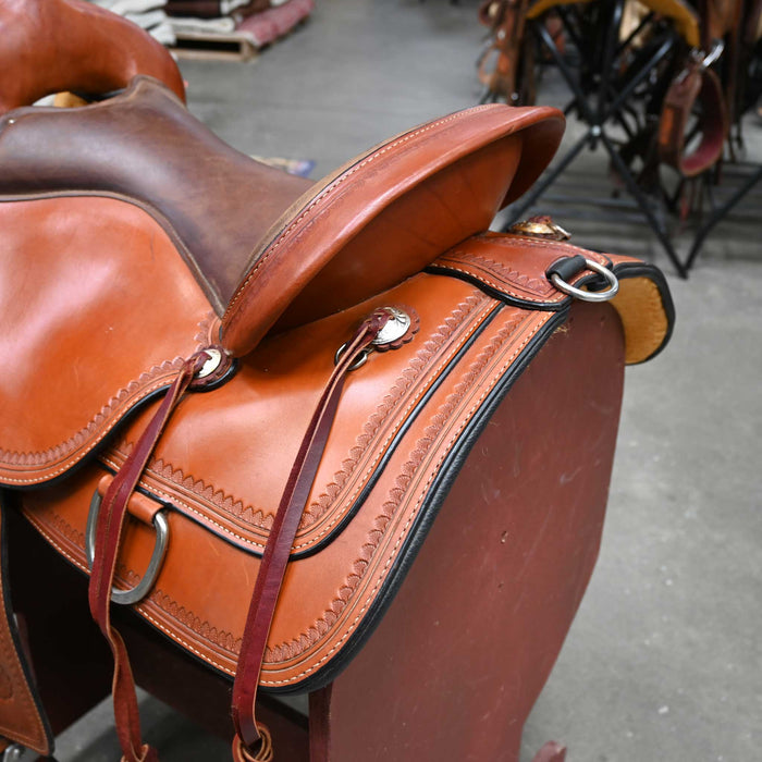 16" USED CIRCLE Y FLEX2 TRAIL SADDLE