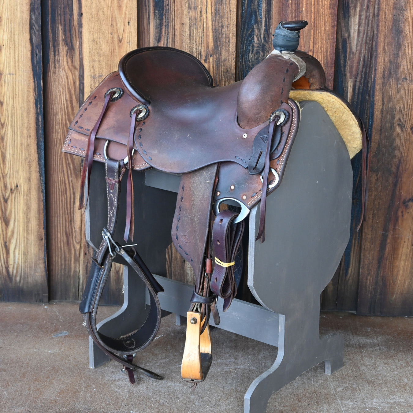 16.5" USED TM LEATHER RANCH SADDLE Saddles - Used TM Leather and Saddlery