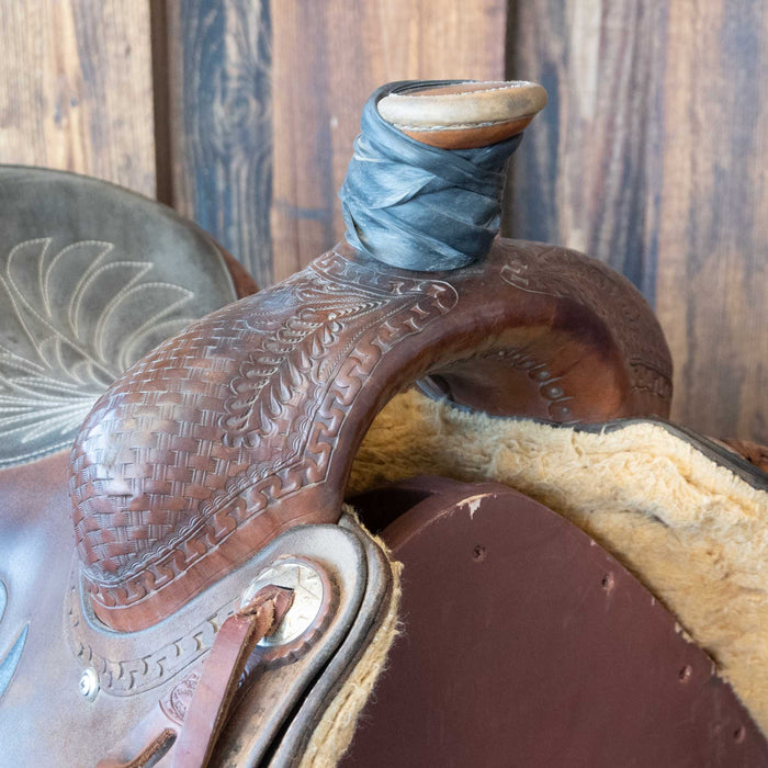 15.5" USED CHIP GREER TEAM ROPING SADDLE