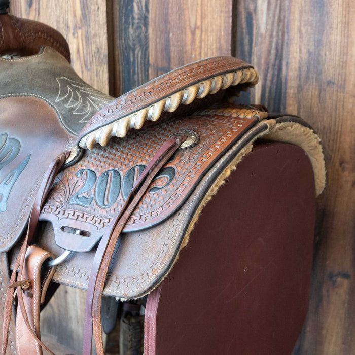 15.5" USED CHIP GREER TEAM ROPING SADDLE