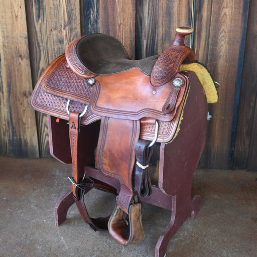 15" USED MASTER TEAM ROPING SADDLE Saddles - Used Master Saddles