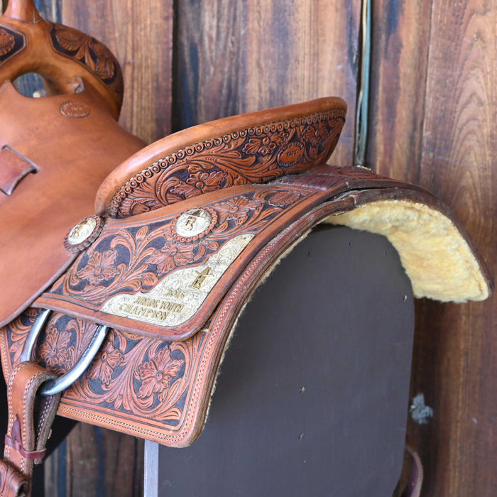 16" USED SOUTH TEXAS TACK CUTTING SADDLE
