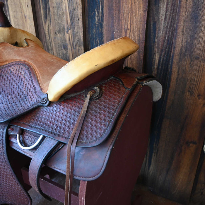 15.5" USED TEAM ROPING SADDLE