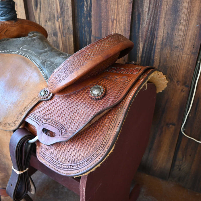 15" USED VICKERS TEAM ROPING SADDLE