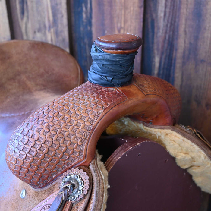 15.5" USED TAD SANDERS TEAM ROPING SADDLE