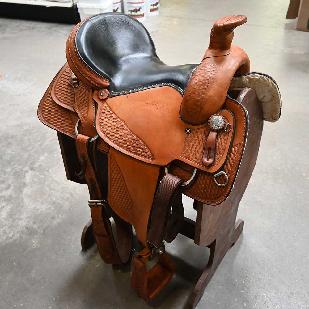 15.5" USED RH HORTON ROPING SADDLE