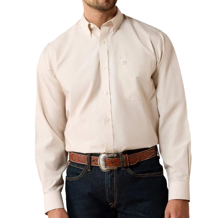 Ariat Men's Solid Pinpoint Oxford Classic Fit Button Down Shirt