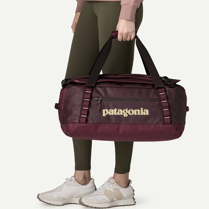 Patagonia 40L Black Hole Duffle Bag - Berry Fig