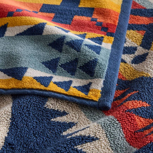 Pendleton Oversized Jacquard Spa Towel - Nehalem Navy HOME & GIFTS - Bath & Body - Towels Pendleton