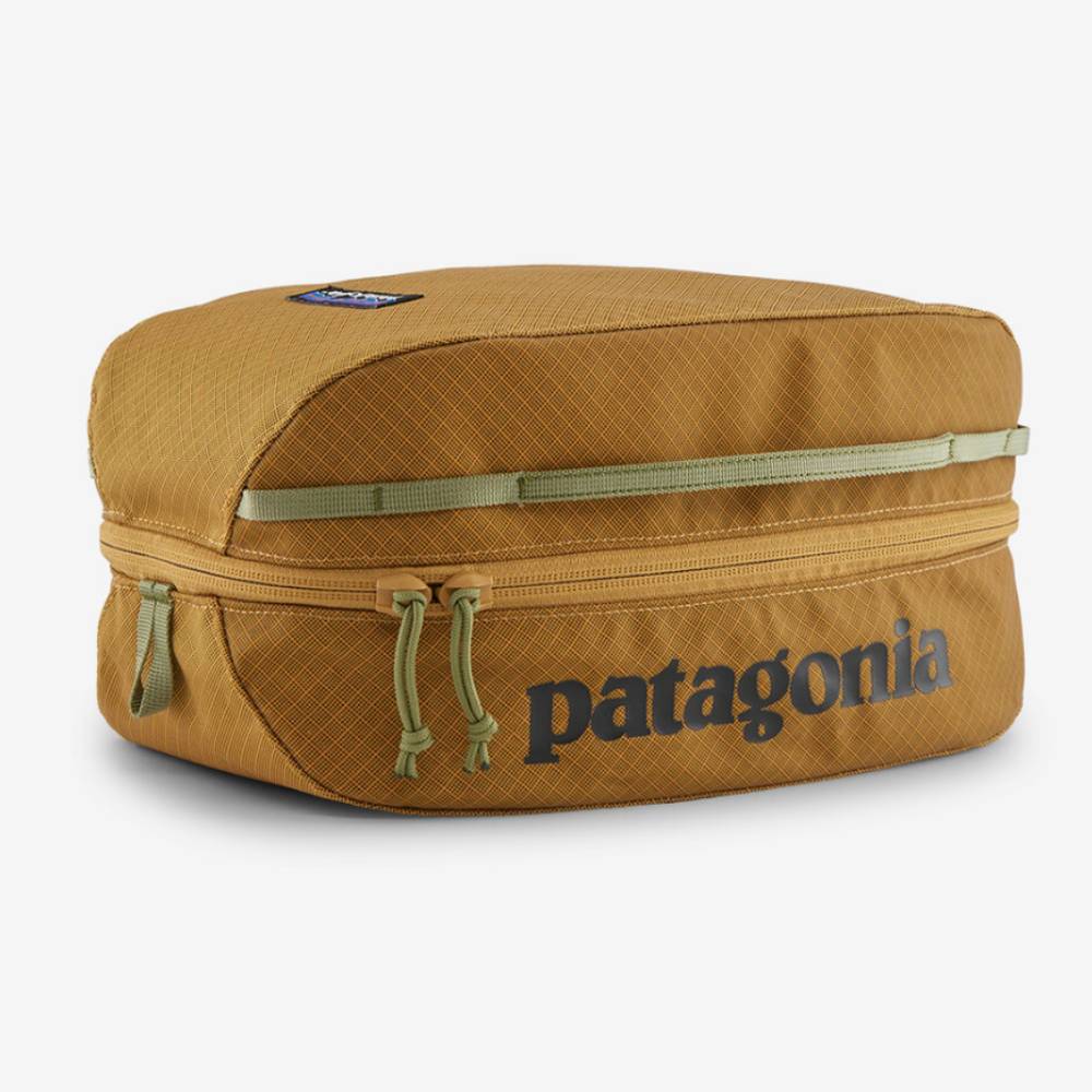 Patagonia Medium Black Hole Cube - Pufferfish Gold ACCESSORIES - Luggage & Travel - Shave Kits Patagonia   
