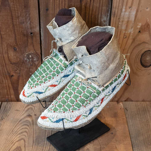 Lakota Sioux Moccasins Collectibles Teskeys   